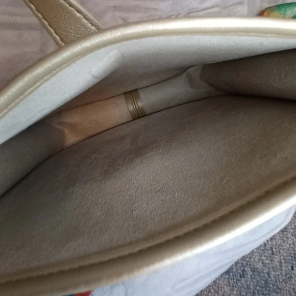 Anca Barbu ...1 Of 1.... Handpainted Leather Crossbody..... 10x11x3 - Picture 7 of 9